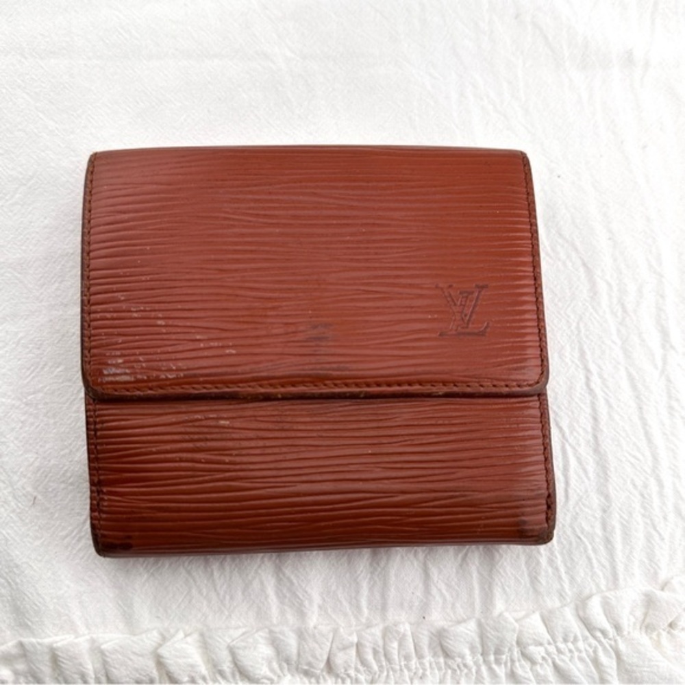 AUTHENTIC Louis Vuitton Malletier Epi Leather Elise Wallet. Brown.